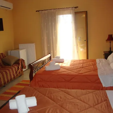 Kafiona Gæstehus Pírgos Dhiroú